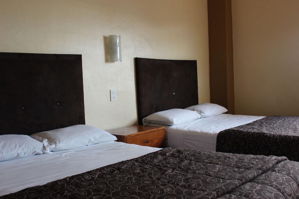 Hotel Del Parque غوادالاجارا المظهر الخارجي الصورة