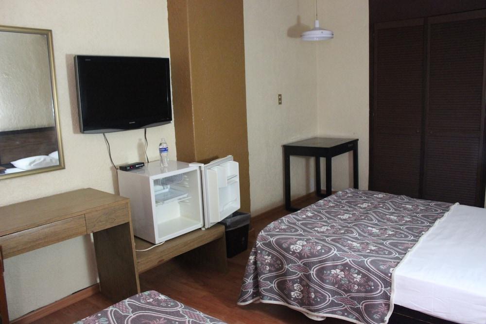 Hotel Del Parque غوادالاجارا المظهر الخارجي الصورة