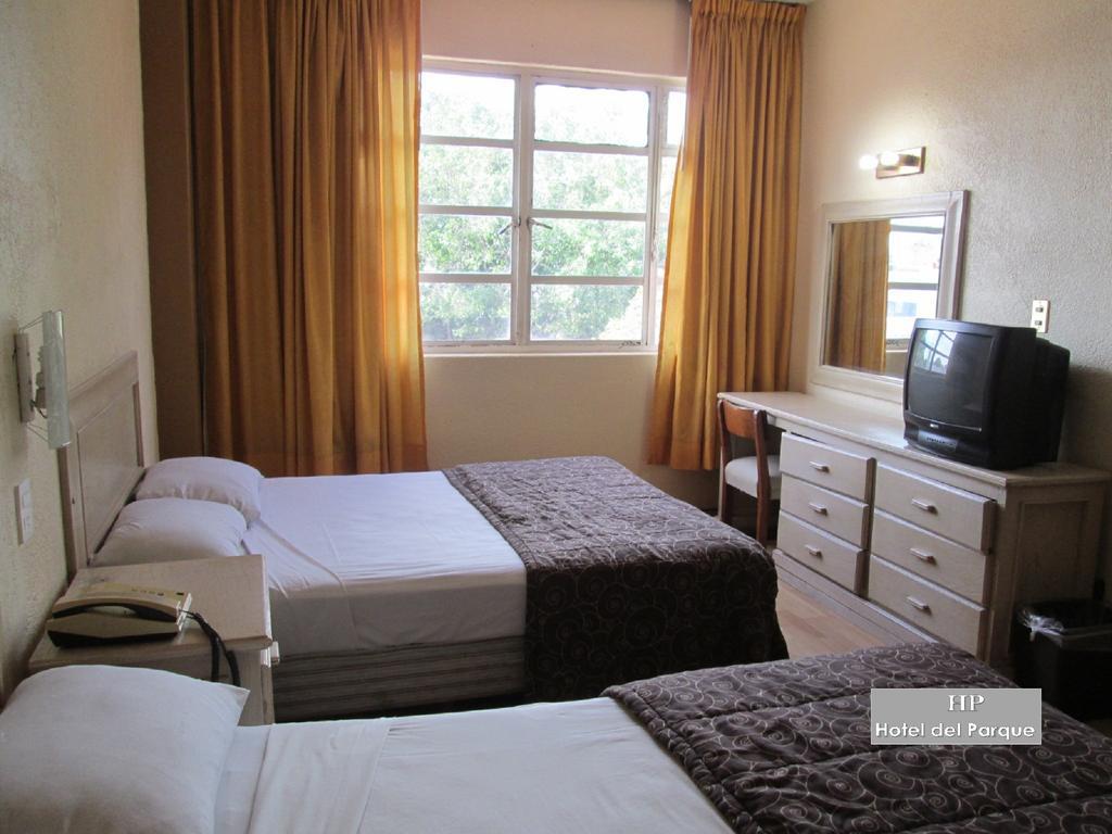 Hotel Del Parque غوادالاجارا المظهر الخارجي الصورة