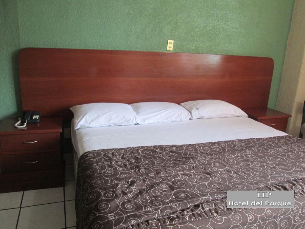 Hotel Del Parque غوادالاجارا المظهر الخارجي الصورة